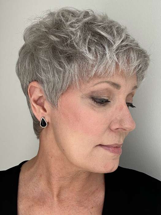 10409-tab-synthetic-lace-front-wig-mono-crown-15.jpg Tab | Synthetic Lace Front Wig (Mono Crown)