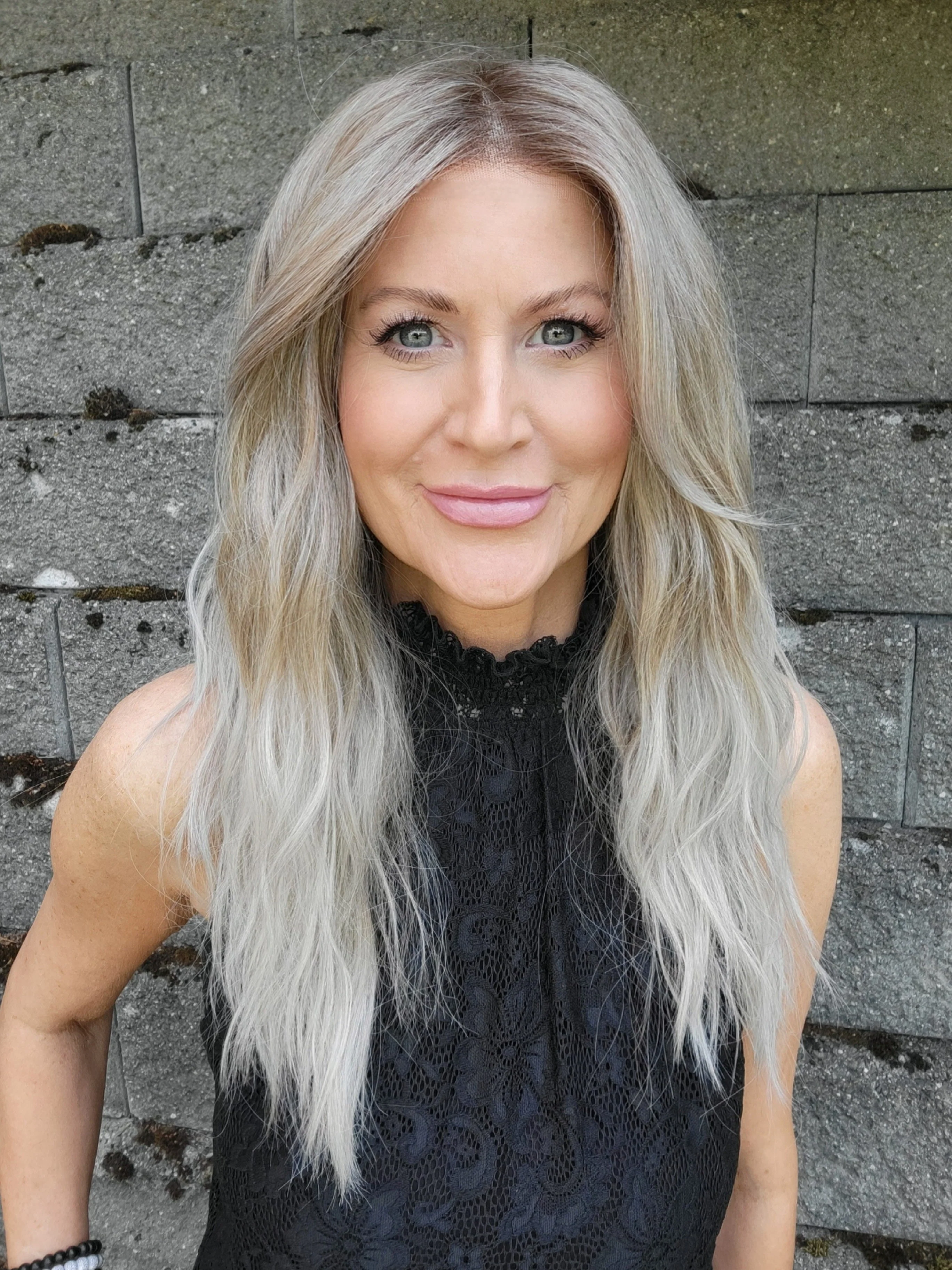 12771-roxie-synthetic-lace-front-wig-lace-part-7.webp Roxie | Synthetic Lace Front Wig (Lace Part)