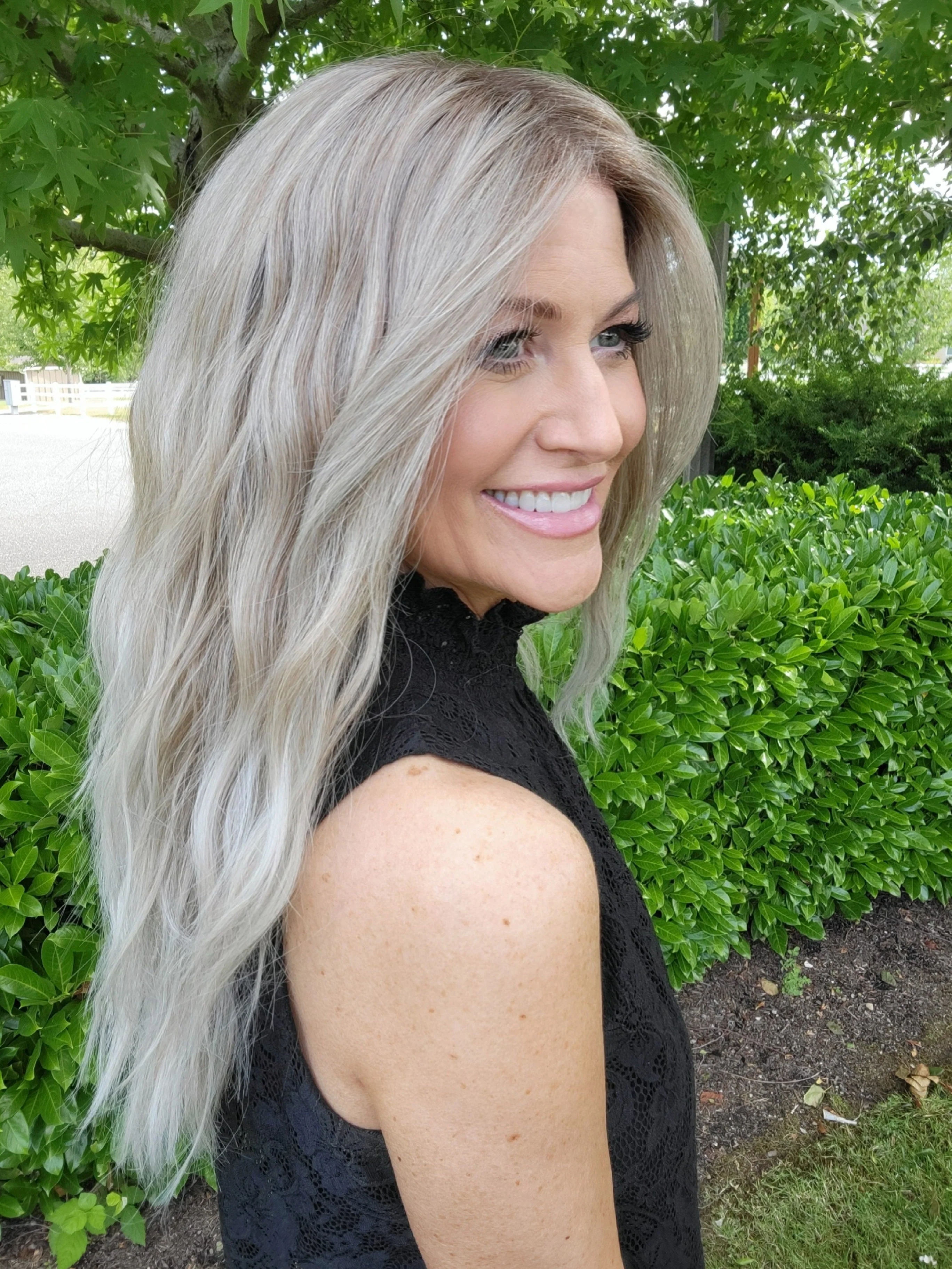 12771-roxie-synthetic-lace-front-wig-lace-part-9.webp Roxie | Synthetic Lace Front Wig (Lace Part)