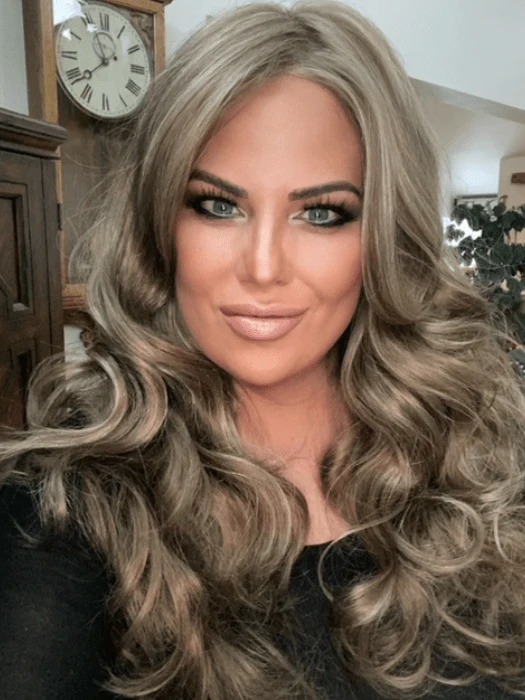 1280-brianna-synthetic-lace-front-wig-mono-top-13.webp Brianna | Synthetic Lace Front Wig (Mono Top)