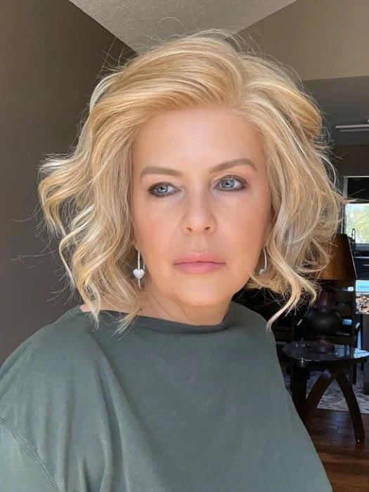 1406-los-angeles-synthetic-lace-front-wig-mono-part-10.webp Los Angeles | Synthetic Lace Front Wig (Mono Part)