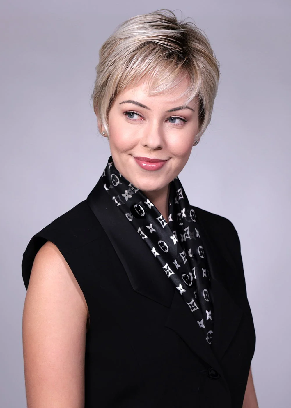 14879-gramercy-synthetic-lace-front-wig-mono-part-1.webp Gramercy | Synthetic Lace Front Wig (Mono Part)
