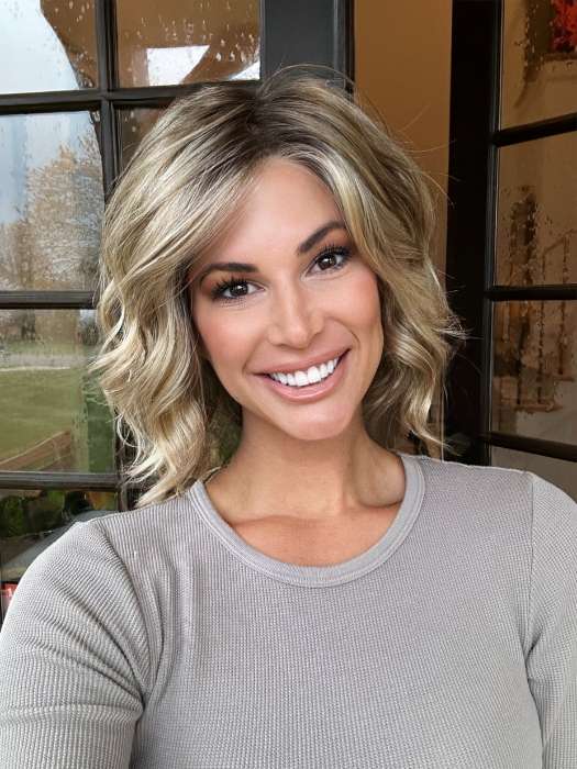 15133-january-synthetic-lace-front-wig-mono-top-7.jpg January | Synthetic Lace Front Wig (Mono Top)