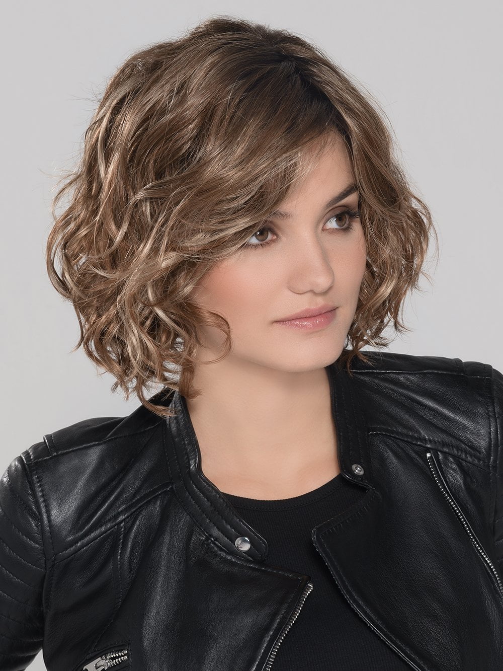 15236-girl-mono-synthetic-lace-front-wig-mono-part-17.jpg Girl Mono | Synthetic Lace Front Wig (Mono Part)