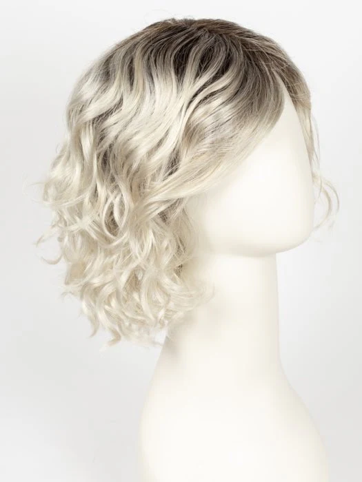 15236-girl-mono-synthetic-lace-front-wig-mono-part-26.webp Girl Mono | Synthetic Lace Front Wig (Mono Part)