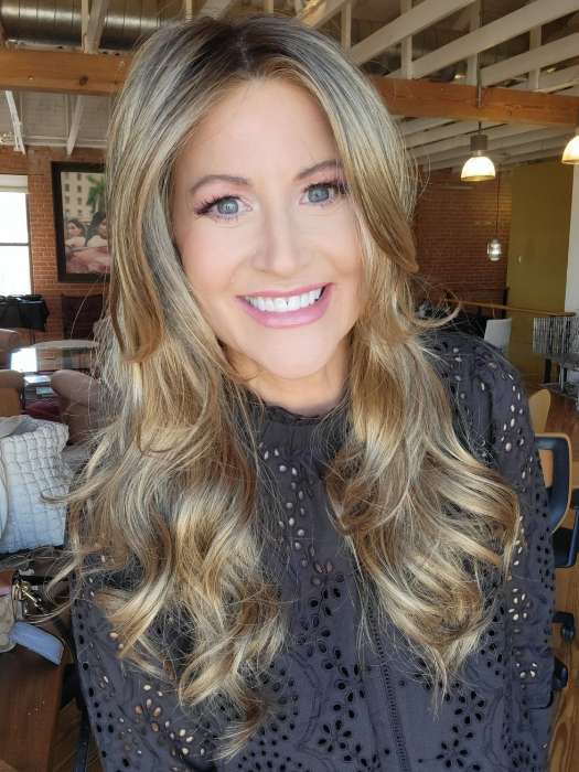 1646-amber-synthetic-lace-front-wig-mono-top-13.jpg Amber | Synthetic Lace Front Wig (Mono Top)