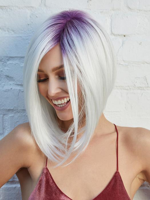 17040-taylor-synthetic-lace-front-wig-mono-part-12.jpg Taylor | Synthetic Lace Front Wig (Mono Part)