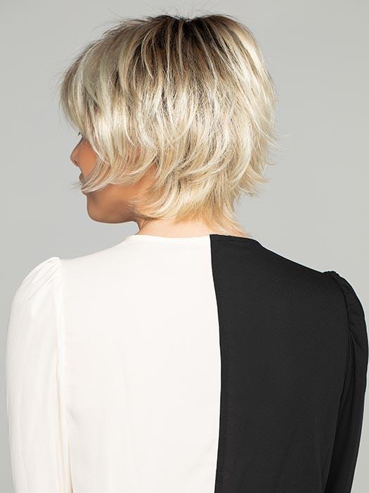 17986-ellen-synthetic-lace-front-wig-mono-crown-4.jpg Ellen | Synthetic Lace Front Wig (Mono Crown)