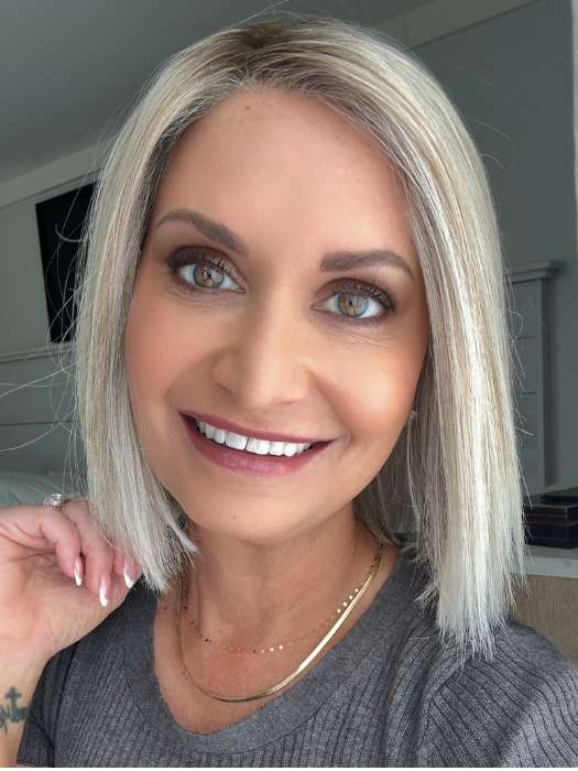 1837-lia-ii-synthetic-lace-front-wig-mono-part-19.jpg Lia II | Synthetic Lace Front Wig (Mono Part)