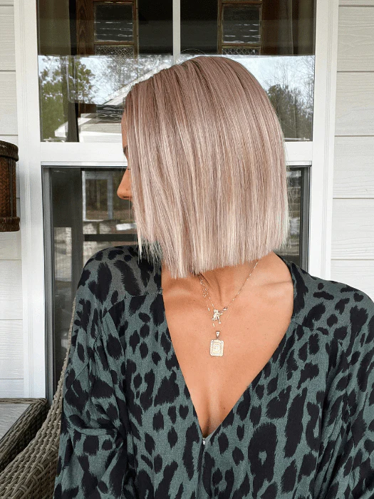 1837-lia-ii-synthetic-lace-front-wig-mono-part-3.webp Lia II | Synthetic Lace Front Wig (Mono Part)