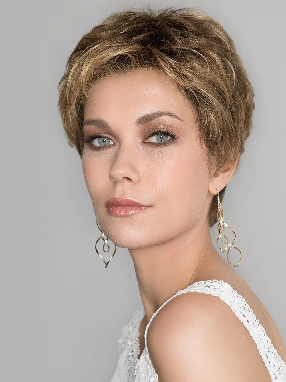 18406-air-synthetic-lace-front-wig-hand-tied-8.webp Air | Synthetic Lace Front Wig (Hand-Tied)