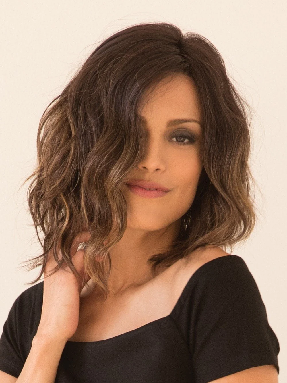 1862-evanna-synthetic-lace-front-wig-mono-part-1.webp Evanna | Synthetic Lace Front Wig (Mono Part)