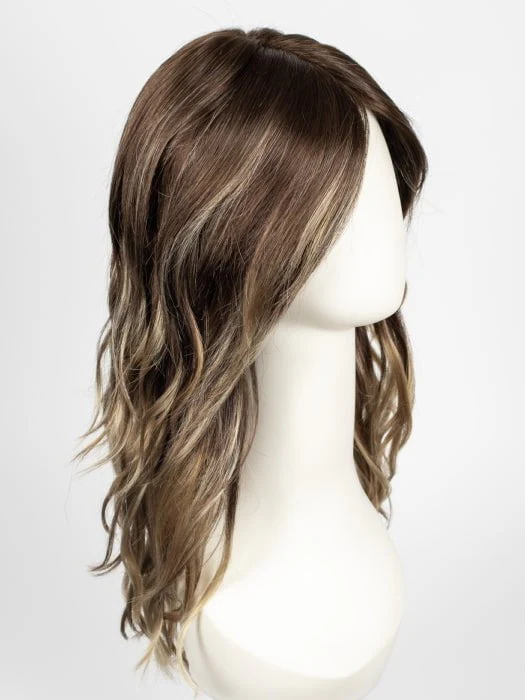 19136-verona-synthetic-lace-front-wig-mono-top-30.webp Verona | Synthetic Lace Front Wig (Mono Top)