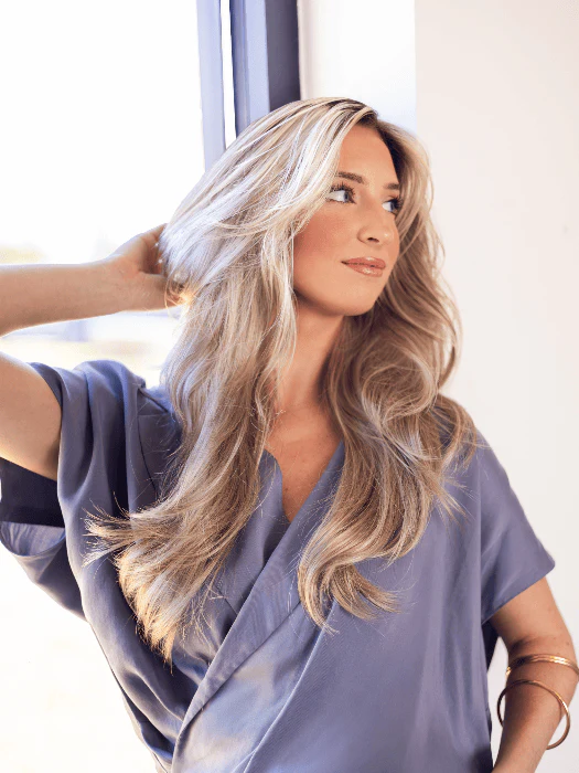 19180-angelica-pm-synthetic-wig-mono-part-6.webp Angelica PM | Synthetic Wig (Mono Part)