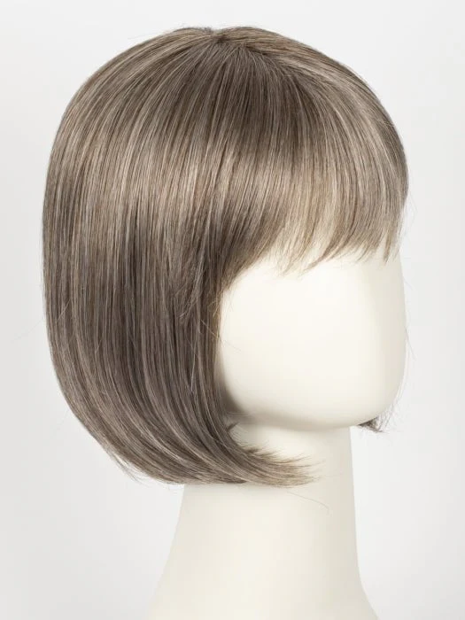 19269-sue-mono-synthetic-wig-16.webp Sue Mono | Synthetic Wig