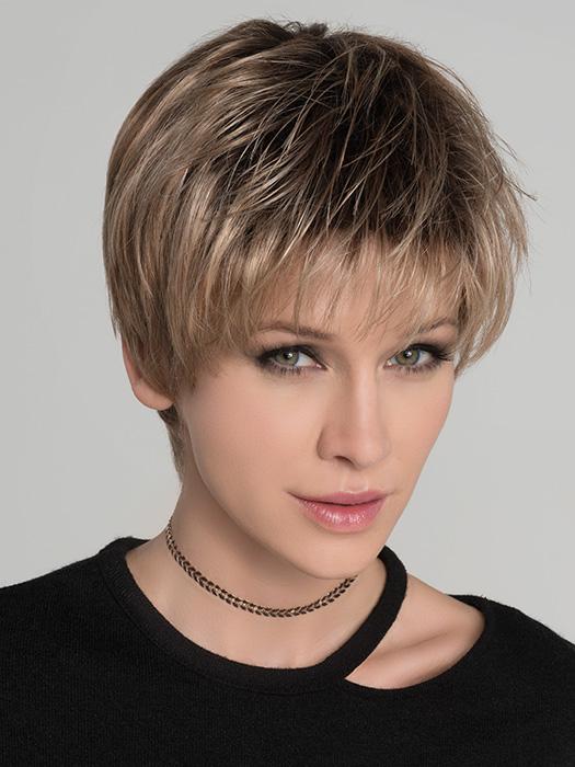 19392-stop-hi-tec-short-synthetic-wig-mono-crown-1.jpg Stop Hi Tec | Short Synthetic Wig (Mono Crown)