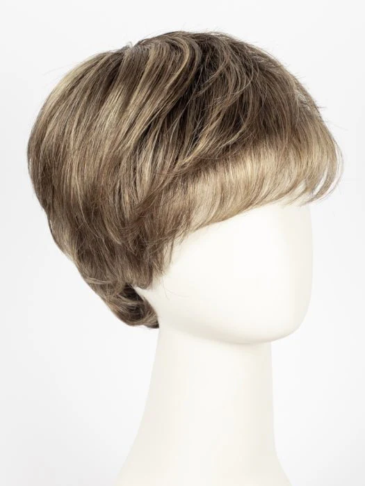 19392-stop-hi-tec-short-synthetic-wig-mono-crown-26.webp Stop Hi Tec | Short Synthetic Wig (Mono Crown)