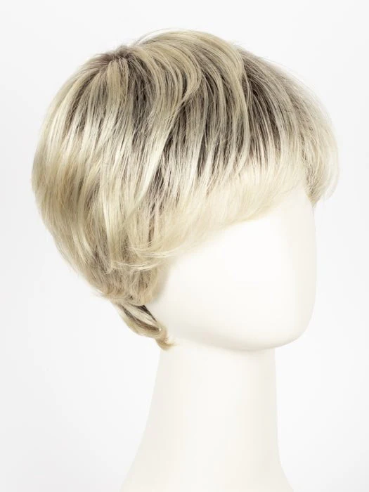 19392-stop-hi-tec-short-synthetic-wig-mono-crown-29.webp Stop Hi Tec | Short Synthetic Wig (Mono Crown)