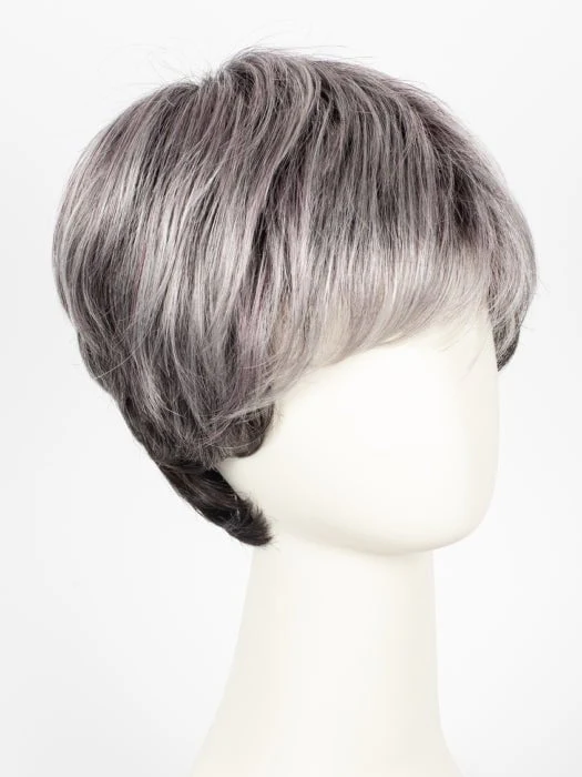 19392-stop-hi-tec-short-synthetic-wig-mono-crown-32.webp Stop Hi Tec | Short Synthetic Wig (Mono Crown)