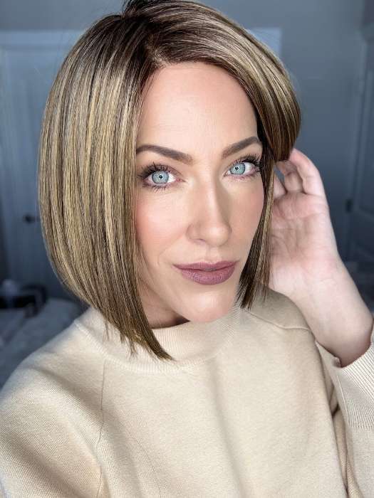 London | Synthetic Lace Front Wig (Mono Part)