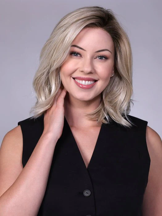22236-manhattan-synthetic-lace-front-wig-mono-part-5.webp Manhattan | Synthetic Lace Front Wig (Mono Part)