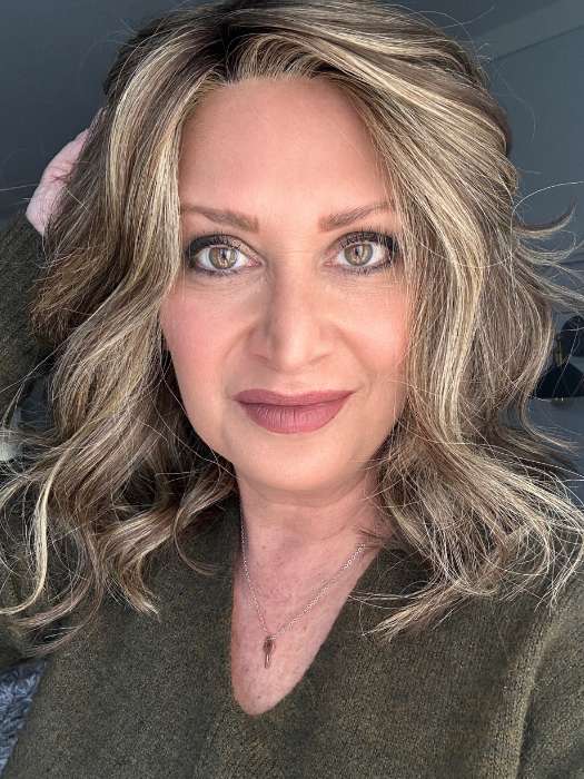 24958-bella-vida-petite-average-synthetic-lace-front-wig-hand-tied-5.jpg Bella Vida | Petite/Average | Synthetic Lace Front Wig (Hand-Tied)
