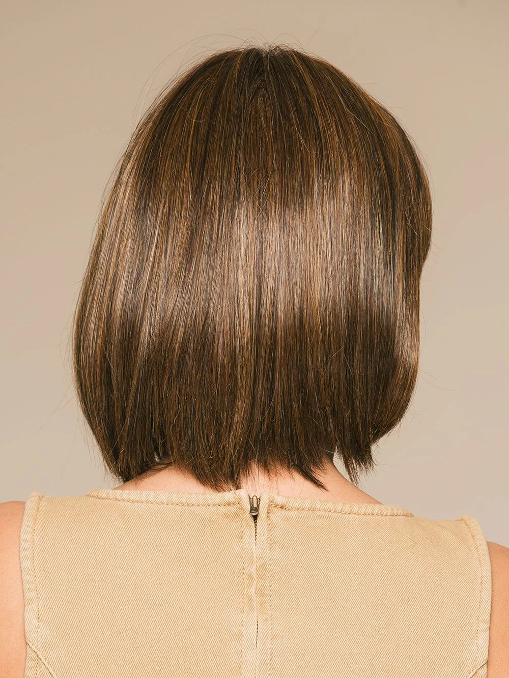 25200-classic-cut-hf-synthetic-wig-mono-crown-4.webp Classic Cut | HF Synthetic Wig (Mono Crown)