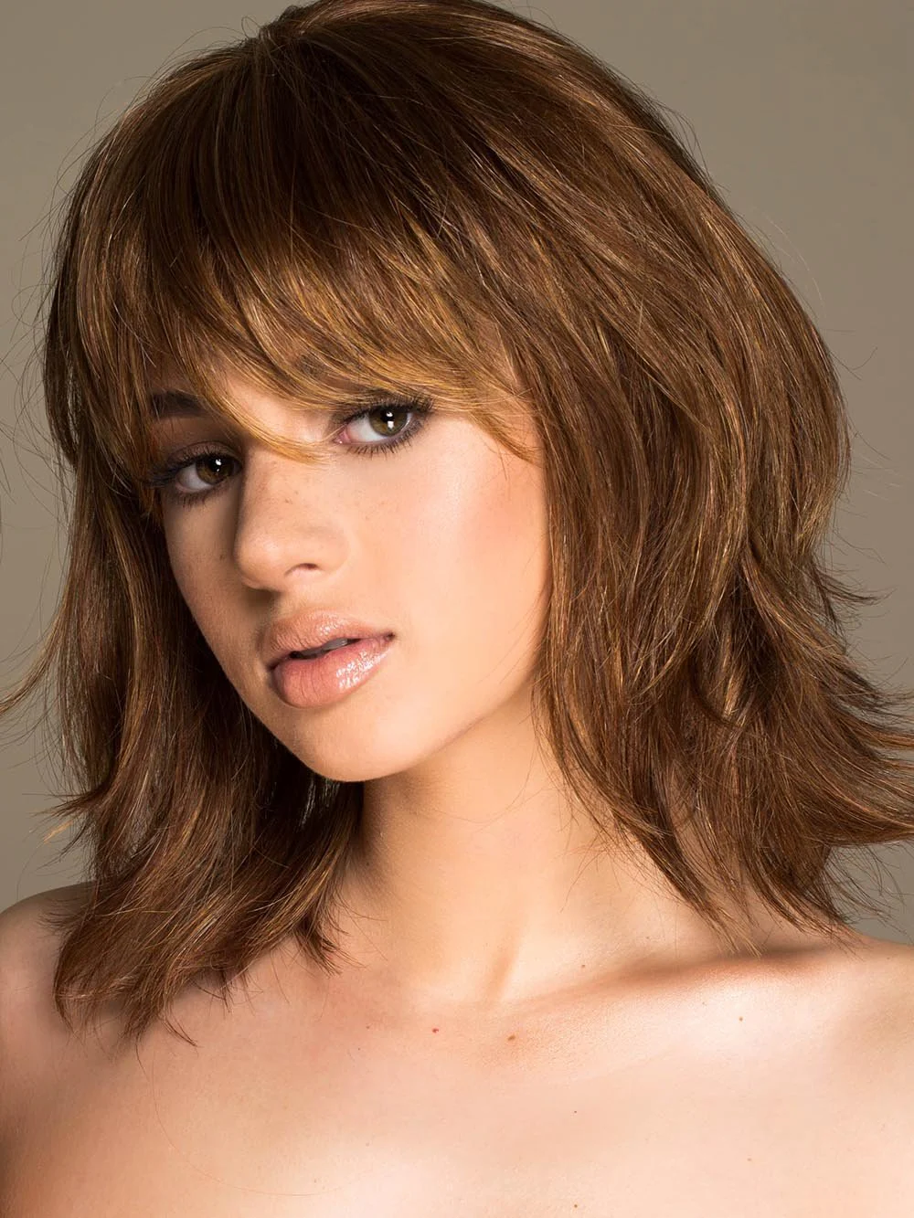 26417-stop-traffic-synthetic-wig-mono-crown-6.webp Stop Traffic | Synthetic Wig (Mono Crown)