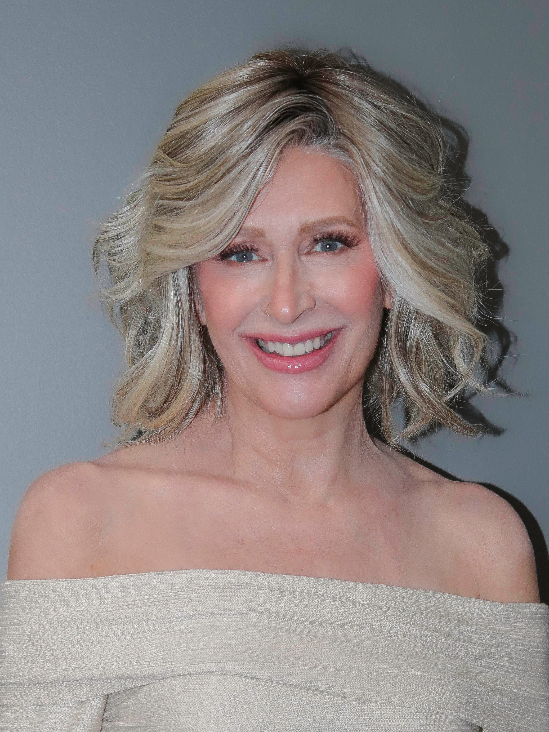 26661-unfiltered-synthetic-lace-front-wig-mono-top-16.jpg Unfiltered | Synthetic Lace Front Wig (Mono Top)