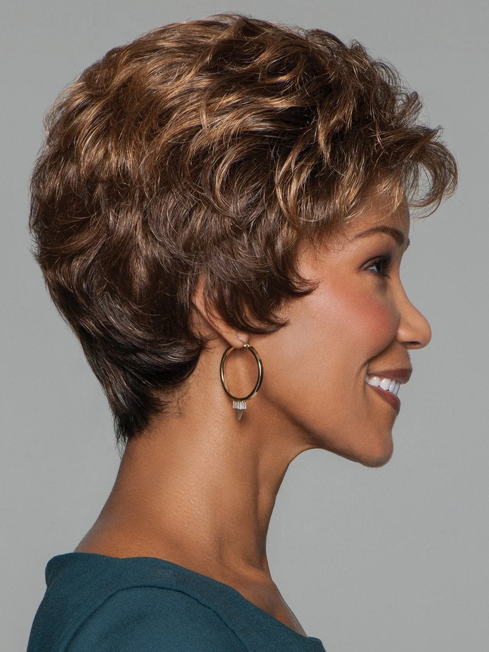 27435-cheer-synthetic-wig-basic-cap-2.webp Cheer | Synthetic Wig (Basic Cap)
