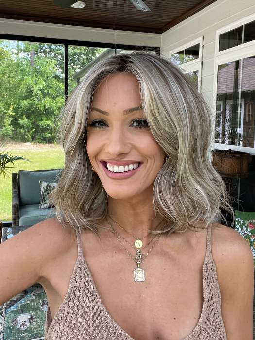 28473-peerless-14-synthetic-lace-front-wig-mono-part-discontinued-3.jpg Peerless 14 | Synthetic Lace Front Wig (Mono Part) | DISCONTINUED