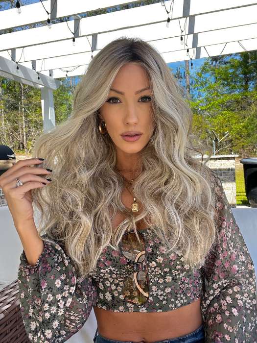 28688-perfect-blend-synthetic-lace-front-wig-mono-part-discontinued-3.jpg Perfect Blend | Synthetic Lace Front Wig (Mono Part) | DISCONTINUED
