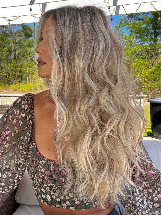 28688-perfect-blend-synthetic-lace-front-wig-mono-part-discontinued-4.jpg Perfect Blend | Synthetic Lace Front Wig (Mono Part) | DISCONTINUED