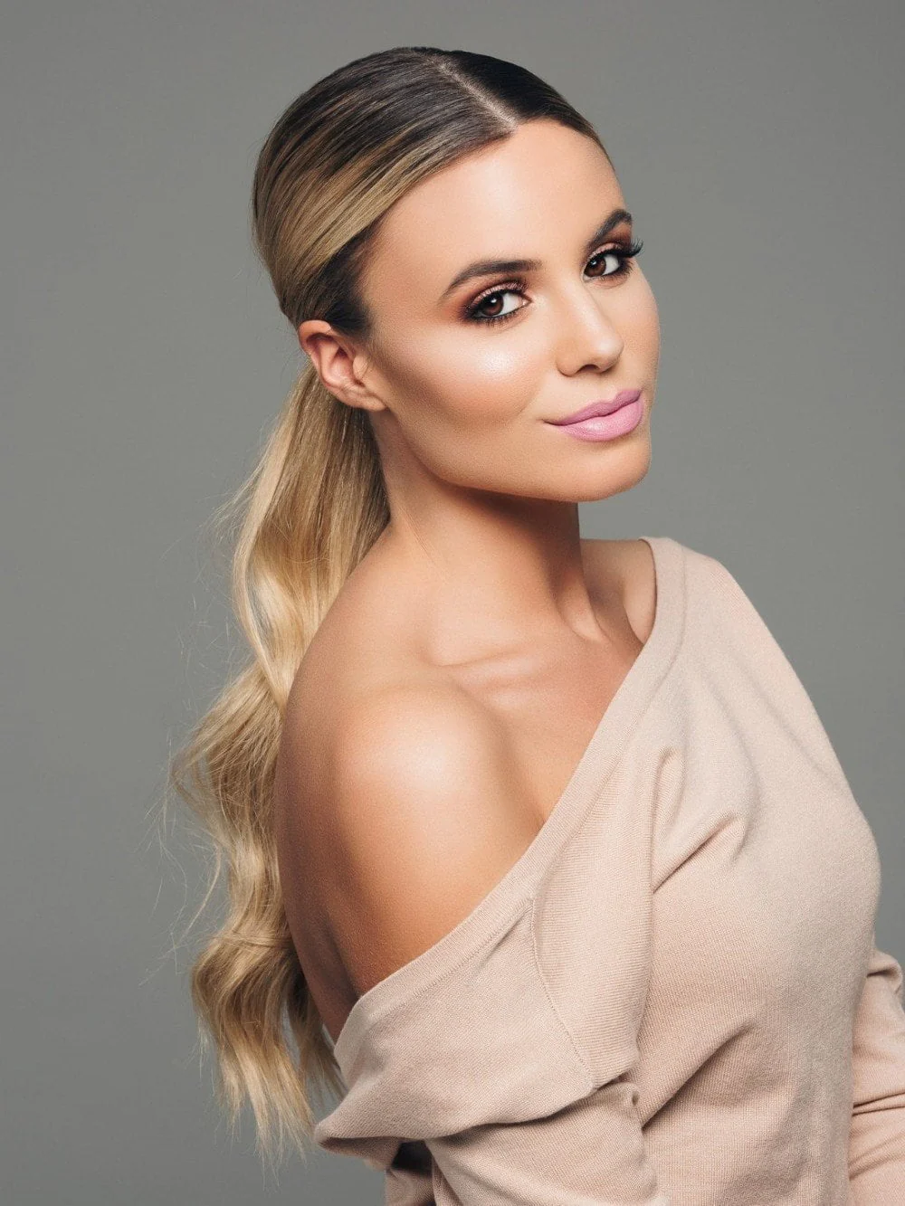 30387-16-human-hair-pony-1-piece-wrap-around-ponytail-6.webp 16" Human Hair Pony (1 Piece) | Wrap-Around Ponytail
