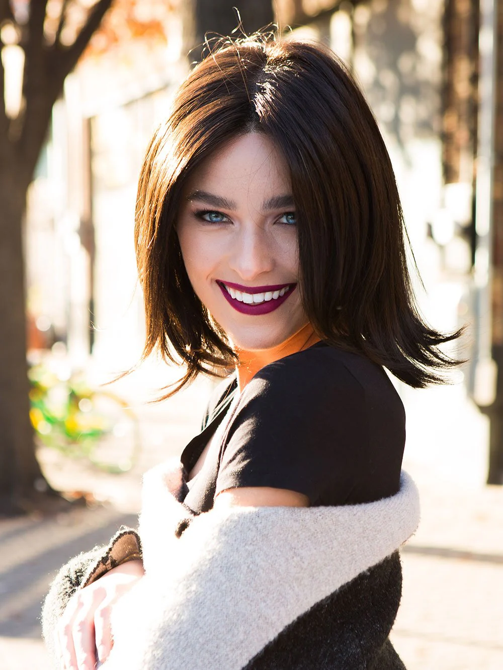 3148-cameron-synthetic-lace-front-wig-hand-tied-18.webp Cameron | Synthetic Lace Front Wig (Hand-Tied)