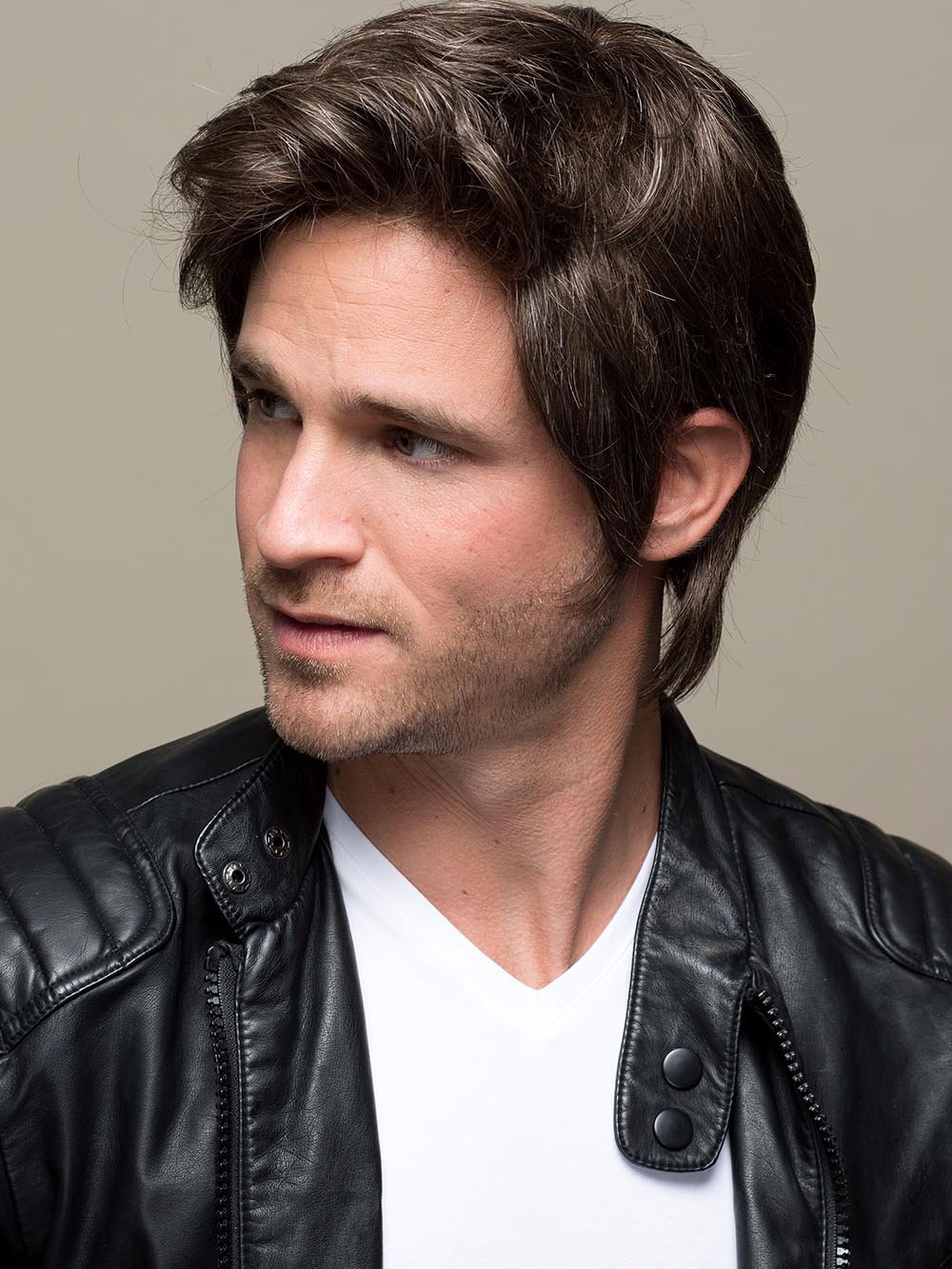 32678-george-5-stars-2.0-synthetic-lace-front-wig-hand-tied-discontinued-3.jpg George 5 Stars 2.0 | Synthetic Lace Front Wig (Hand-Tied) | DISCONTINUED