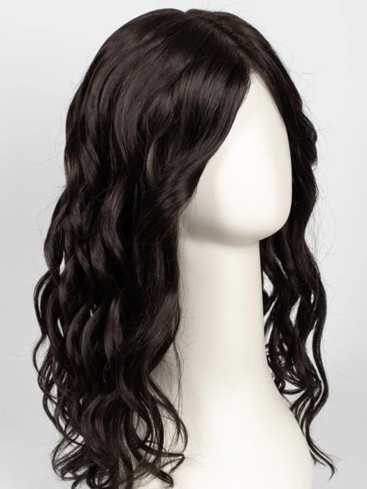 4294-sarah-large-synthetic-lace-front-wig-hand-tied-13.webp Sarah Large | Synthetic Lace Front Wig (Hand-Tied)