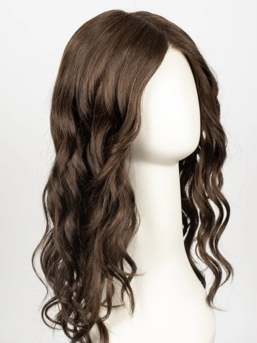 4294-sarah-large-synthetic-lace-front-wig-hand-tied-15.webp Sarah Large | Synthetic Lace Front Wig (Hand-Tied)
