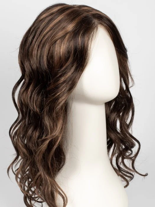 4294-sarah-large-synthetic-lace-front-wig-hand-tied-21.webp Sarah Large | Synthetic Lace Front Wig (Hand-Tied)
