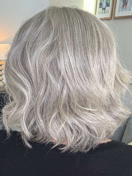 4809-spade-synthetic-lace-front-wig-hand-tied-3.jpg Spade | Synthetic Lace Front Wig (Hand-Tied)