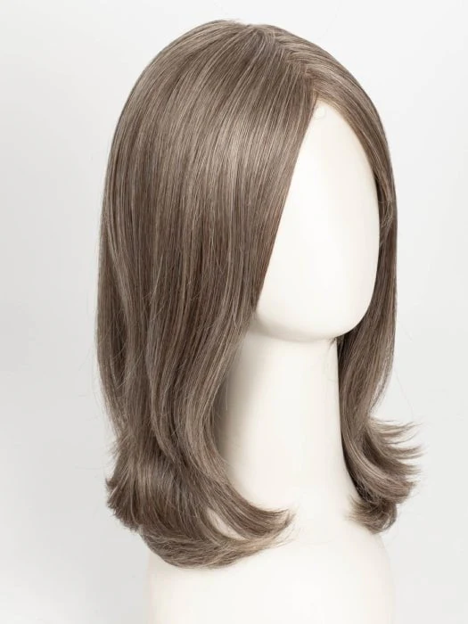 4833-showrunner-synthetic-lace-front-wig-hand-tied-38.webp Showrunner | Synthetic Lace Front Wig (Hand-Tied)