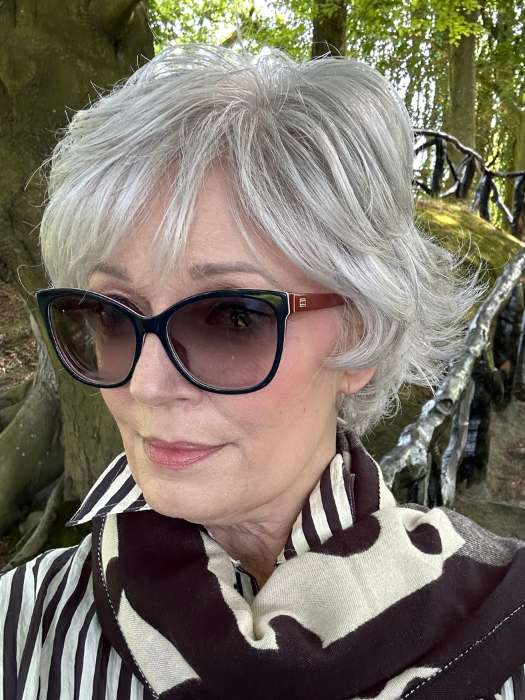 72-voltage-elite-synthetic-lace-front-wig-hand-tied-3.jpg Voltage Elite | Synthetic Lace Front Wig (Hand-Tied)