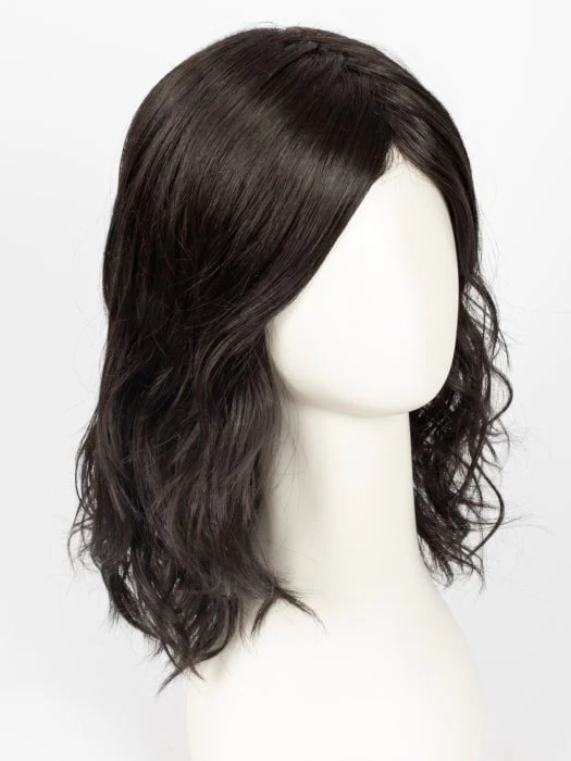 8449-courtside-waves-hf-synthetic-wig-basic-cap-8.webp Courtside Waves | HF Synthetic Wig (Basic Cap)