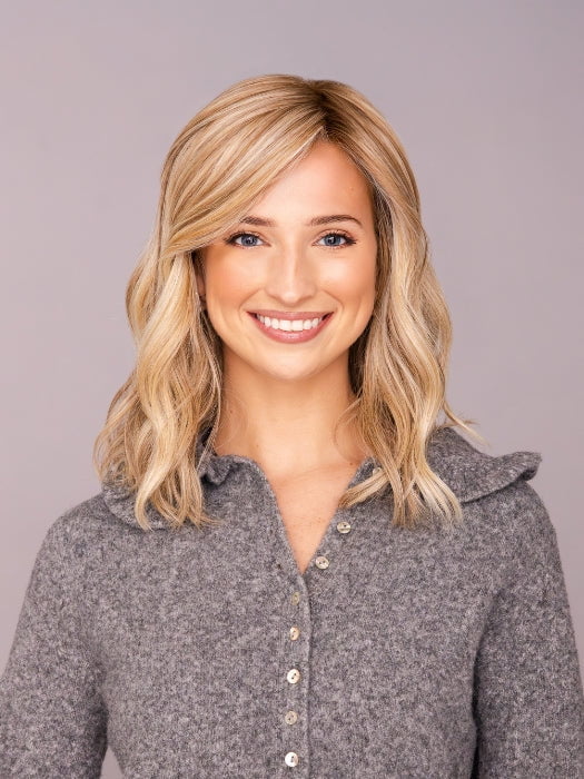 948-wavy-day-synthetic-lace-front-wig-mono-top-1.jpg Wavy Day | Synthetic Lace Front Wig (Mono Top)